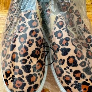 Brand new Animal print Ardene shoes. Size 7